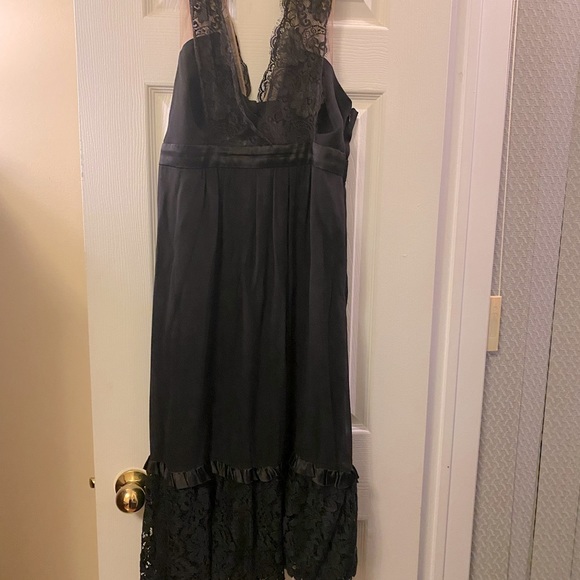 BCBG MaxAzria Silk Lace Maxi Dress Sz 10 - Picture 12 of 15